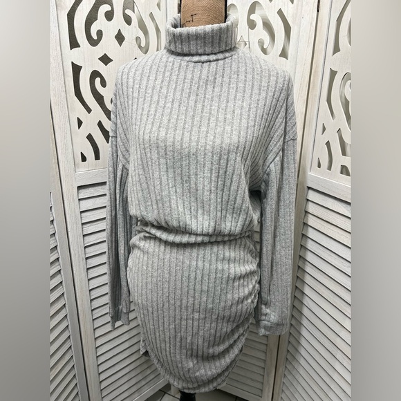 Commense Mock Neck Ribbed Short Dress - Picture 5 of 12